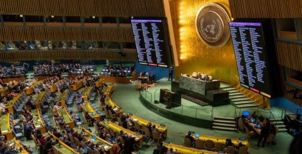 Asamblea General de la ONU aprueba por mayoría una resolución que exige el cese de hostilidades en Gaza