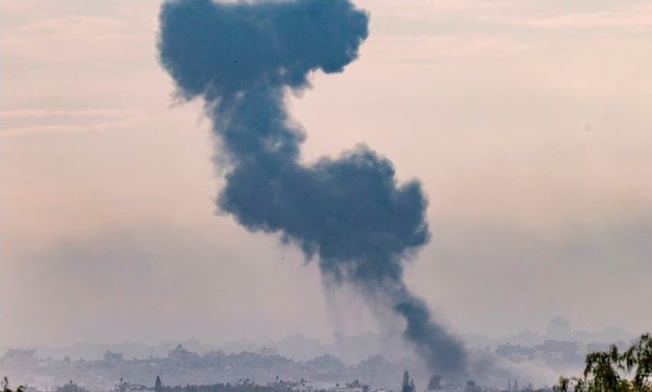 Hutíes lanzan ataques con misiles y drones a Israel, que amenaza con responder