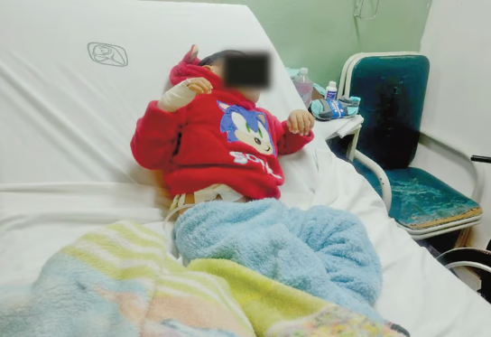Niño que 'sufrió' negligencia en IMSS es trasladado a clínica de Monterrey