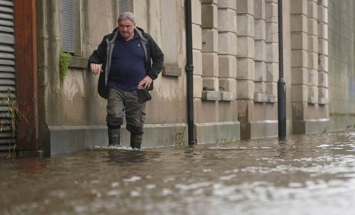 Registran primeras afectaciones por tormenta tropical “Ciarán” en Irlanda del Norte