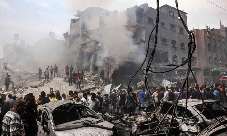 ONU reporta 4 centros de refugiados 'dañados' por bombardeos en Gaza; alertan sobre 'riesgo de genocidio'