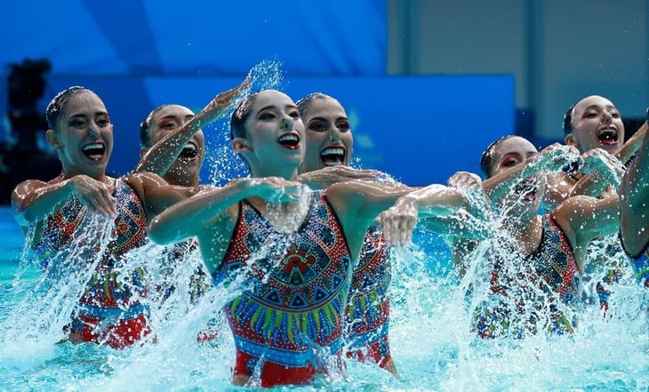 México hace historia en natación artística y consigue boleto para París 2024