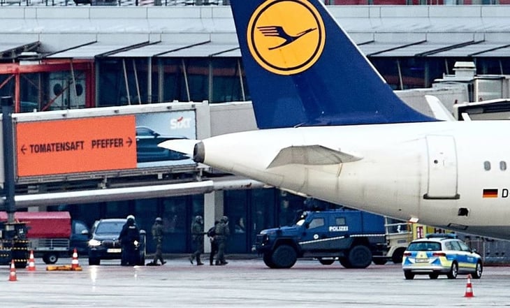 Termina secuestro de niña de 4 años en el aeropuerto de Hamburgo; el padre se entrega