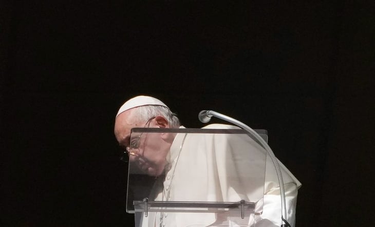 Papa está 'un poco resfriado', pero su actividad continúa regularmente, asegura el Vaticano