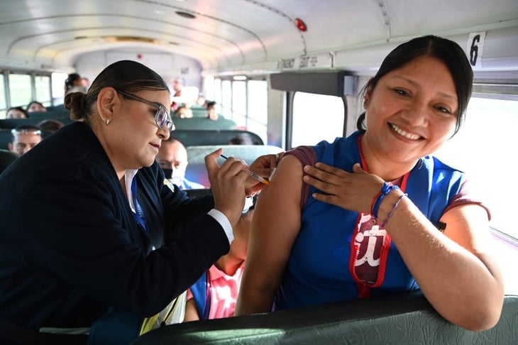 Ciudad Acuña inicia vacunación transfronteriza al sector maquilador