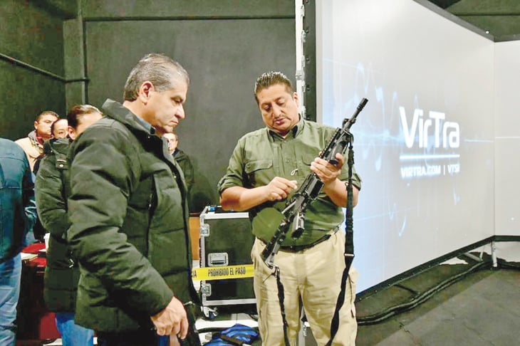 Riquelme entrega simuladores de realidad virtual de tiro