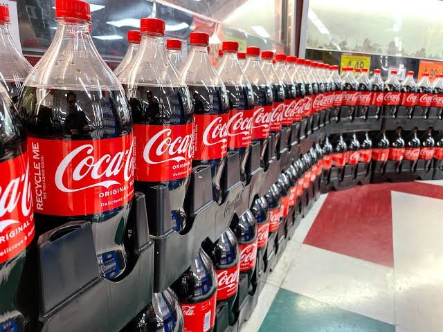Coca Cola subirá sus precios por alza del azúcar 