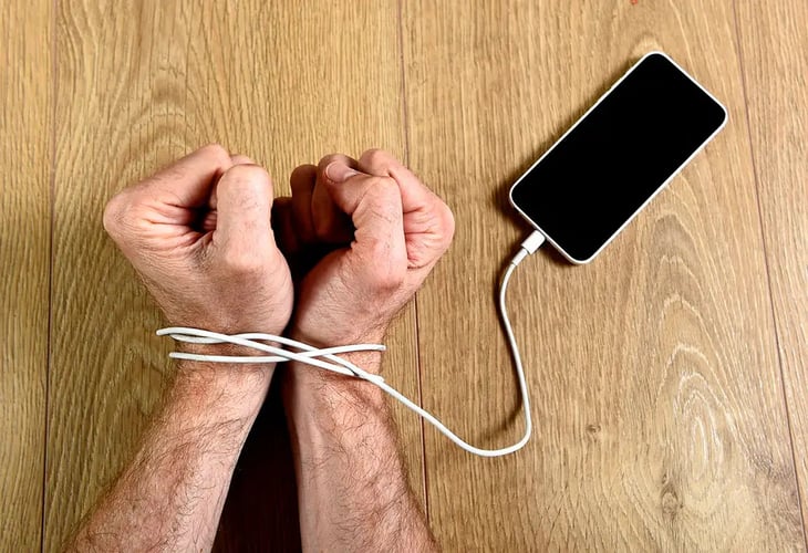 Cuáles son los hábitos al usar el celular que revelan un trastorno de ansiedad