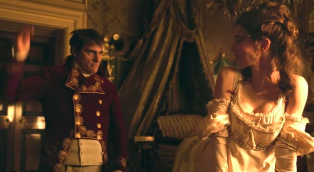 'Puedes pegarme, besarme, lo que sea': El controvertido acuerdo entre Joaquín Phoenix y Vanessa Kirby para el rodaje de 'Napoleón'