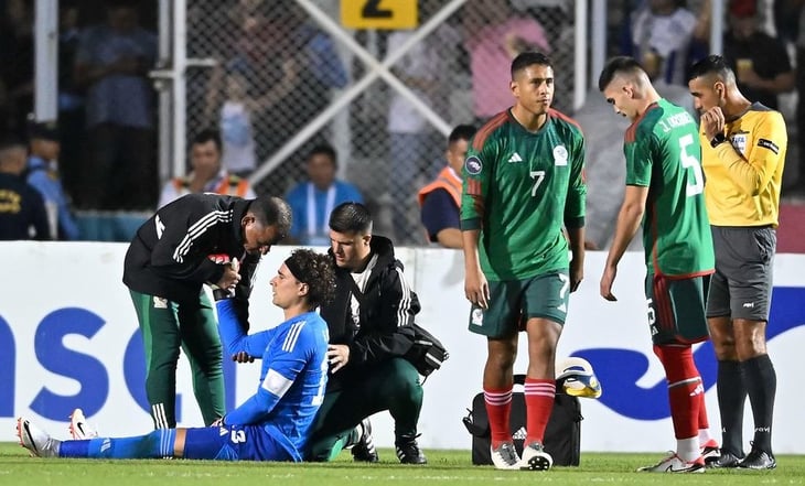 Selección Mexicana revela el parte médico de Guillermo Ochoa; sufrió una contusión