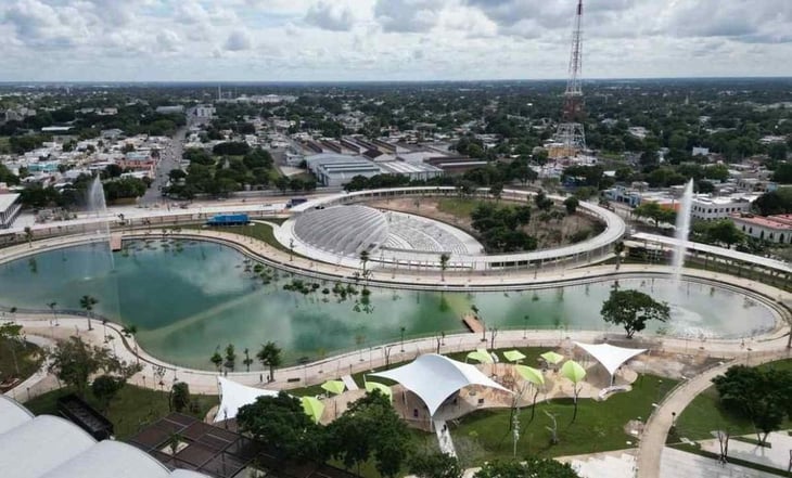 AMLO inaugura junto al gobernador de Yucatán el Gran Parque de la Plancha en Mérida