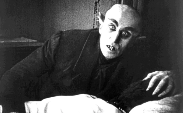 La hija de Johnny Depp protagoniza la primera imagen de 'Nosferatu' dirigida por el director de 'La Bruja'
