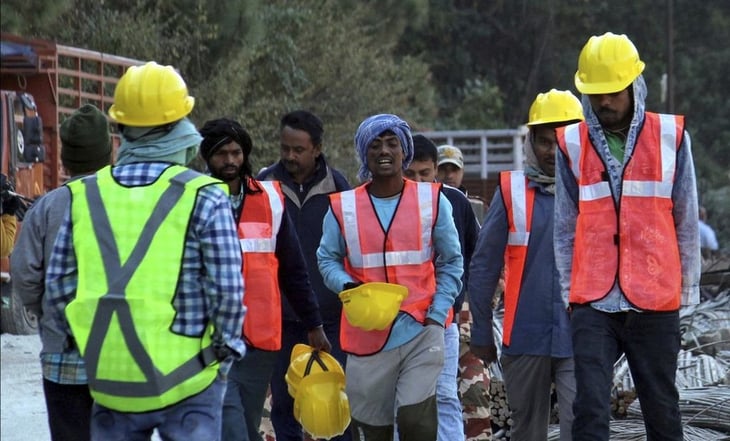 Obreros tienen 11 días atrapados en un túnel de la India; avanzan labores para rescatarlos