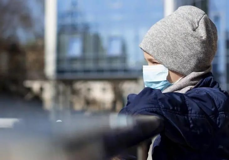 Estos son los síntomas del nuevo virus respiratorio que afecta a niños en China y su relación con el covid