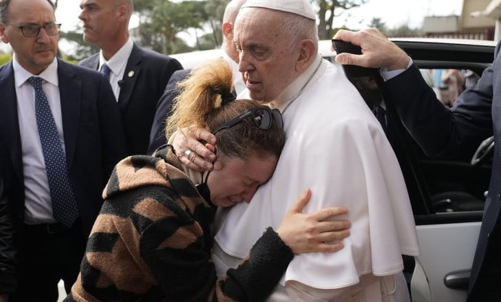 Papa Francisco pide combatir con educación la violencia contra las mujeres
