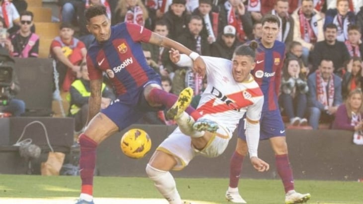 ¿Penalti a Raphinha? La jugada polémica al Barcelona que hizo estallar a Xavi