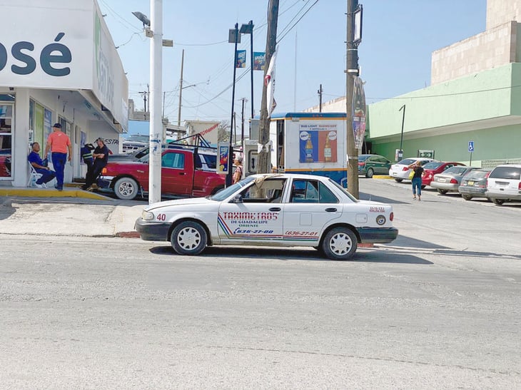 Taxistas aprovechan la temporada para incrementar tarifas 