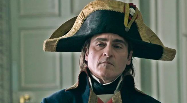 Joaquin Phoenix defiende la película 'Napoleon' de las críticas por sus errores históricos