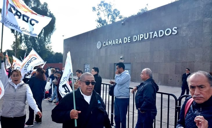 'No se desesperen', dice diputada de Morena a manifestantes que convocó a manifestarse en San Lázaro