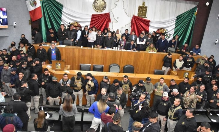 Humo, gritos y empujones: los videos de la irrupción en el Congreso de Nuevo León