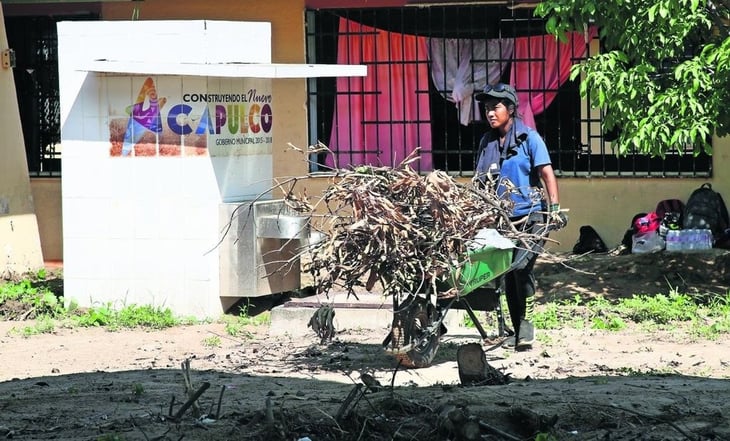 'Vamos avanzando': AMLO destaca que ayer inició la entrega de apoyos para limpieza en Acapulco tras 'Otis'