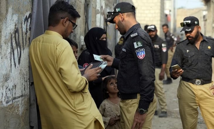 Provincia paquistaní pretende deportar a 10 mil afganos diariamente