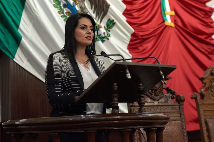 Mujeres, familia y gestoría, banderas de Luz Elena Morales 