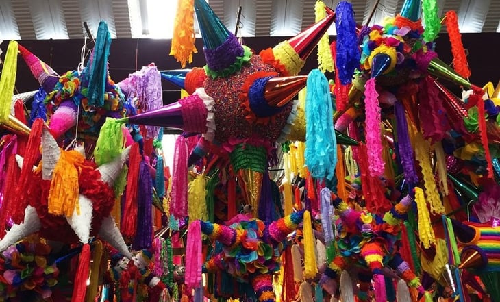 ¿Cuál es el origen de las piñatas en México y su significado?