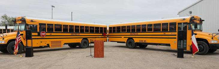 Choferes de autobuses escolares cuentan con nuevas instalaciones