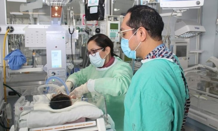 IMSS retira por primera vez en su historia un tumor embrionario a recién nacida y le salva la vida