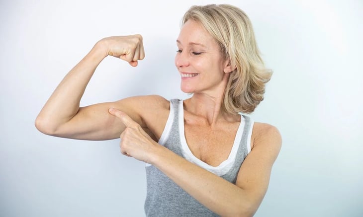 El momento de la menopausia podría afectar la pérdida muscular de una mujer