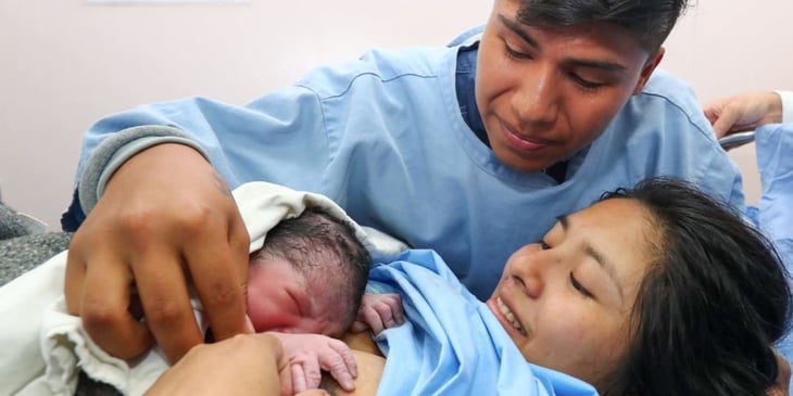 El contacto físico inmediato con los padres ayuda a los recién nacidos prematuros a salir adelante