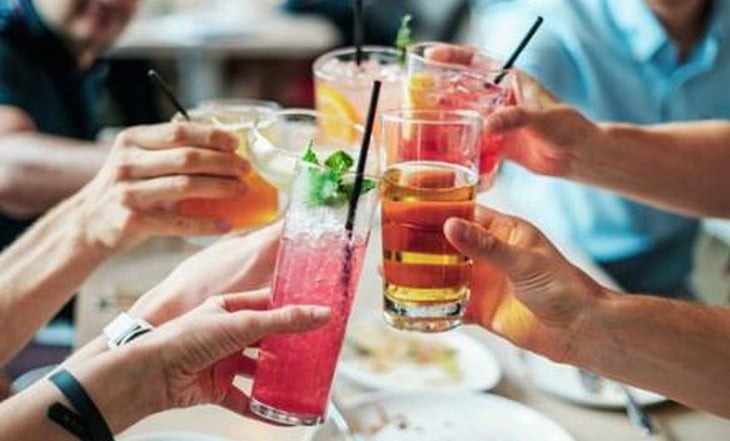 OMS recomienda aumentar impuestos al alcohol y a bebidas azucaradas