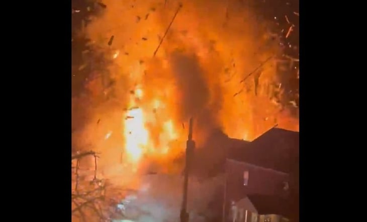 Policía de EU investiga explosión de una casa en Arlington durante un cateo