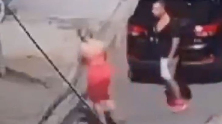 Mata a su esposa a balazos y agresión queda grabada en video