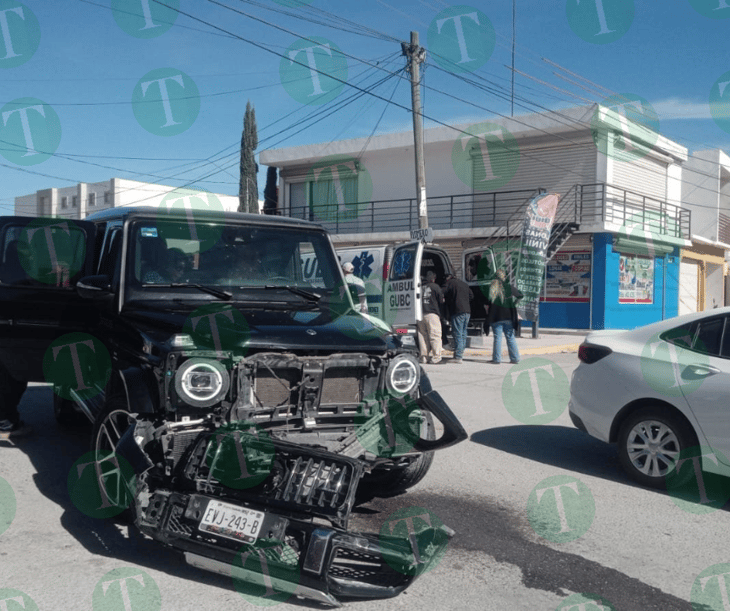 Choca Mercedes Benz Clase G en Estancias de Santa Ana de Monclova