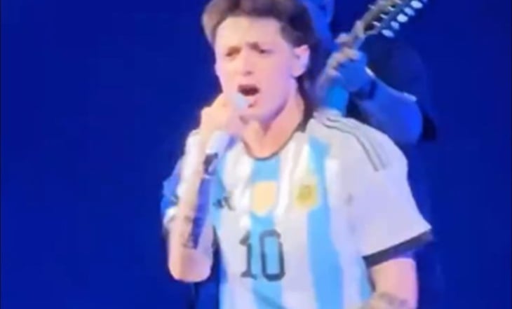 Peso Pluma se rindió ante el público de Argentina: 'Nos metieron la v... en el Mundial, pero Messi es papá'