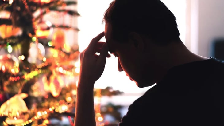 ¿Por qué la soledad, el estrés emocional y la ira son comunes en Navidad?