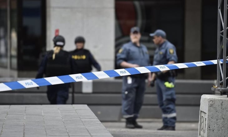 Mueran 5 personas por desplome de elevador en Estocolmo