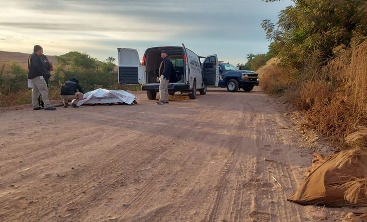 Hallan cuerpo calcinado en camino de terracería en Sinaloa; cuerpo aún desprendía humo