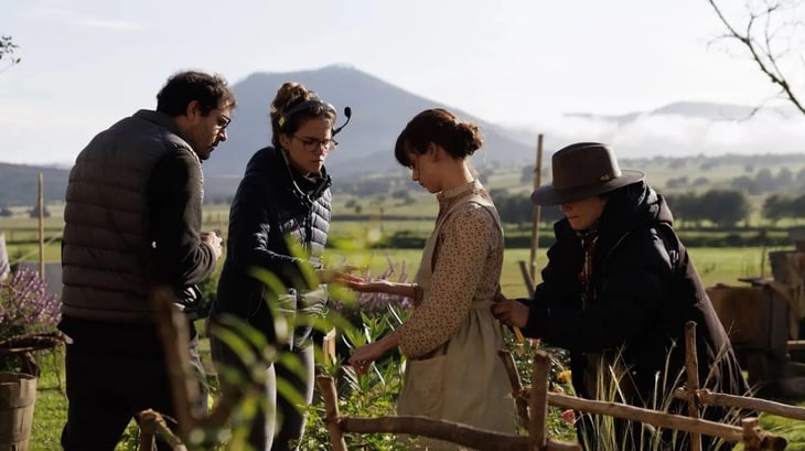 La famosa novela de Laura Esquivel, 'Como Agua para Chocolate', llega a HBO Max con Salma Hayek como productora
