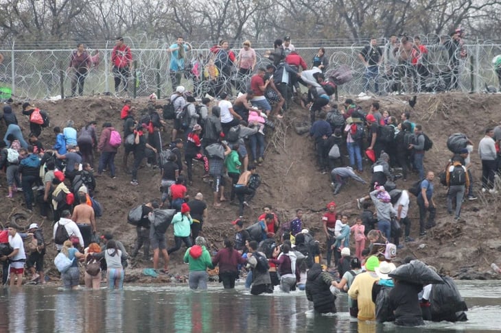 Migrantes siguen llegando a PN; afrontan frío y lluvias