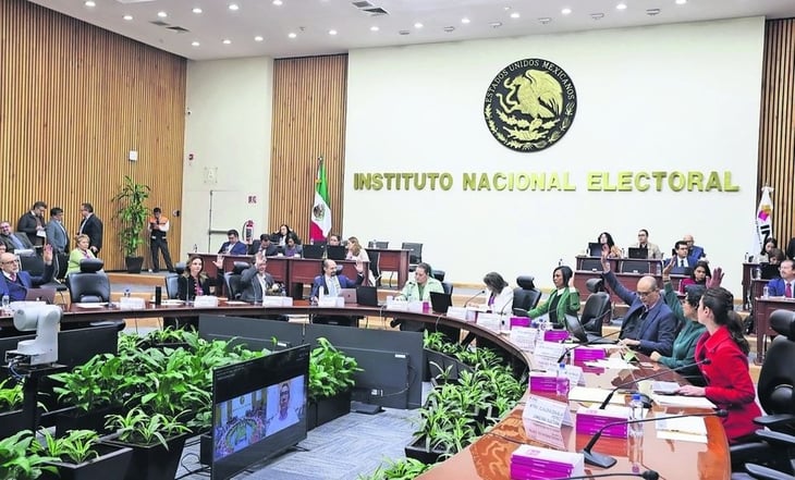 INE analiza interponer controversia constitucional por recorte presupuestal; piden ayuda a Hacienda