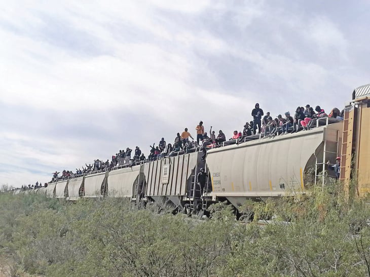 Casi mil migrantes pudieron continuar en tren hacia Piedras Negras