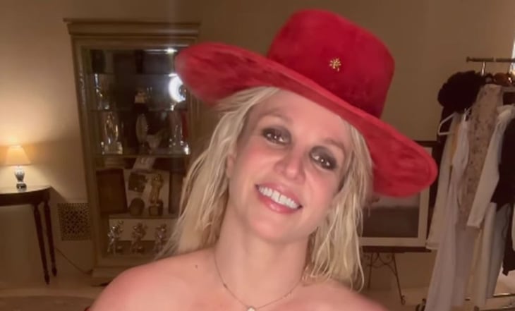 Britney Spears vuelve a hacer la britney señal durante extraño video