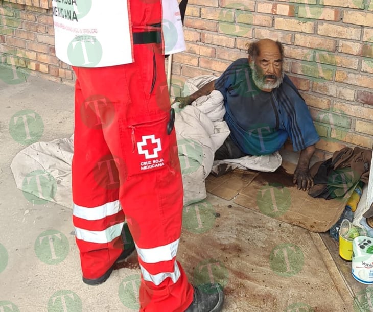 Hombre herido en situación de calle moviliza a servicios de emergencia
