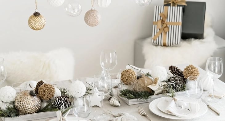 ¡Prepara una mesa navideña extraordinaria y deslumbra a tus invitados con ideas para decorarla de manera espectacular!