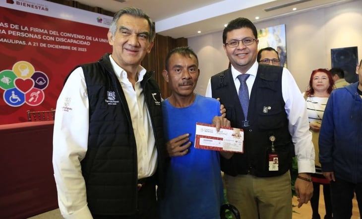 Américo Villarreal entrega 2 mil 400 tarjetas de pensión para discapacitados
