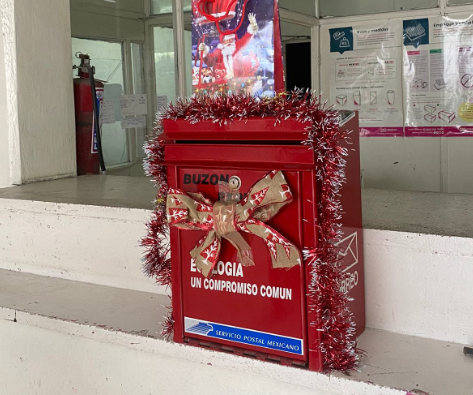 Niños envían 300 cartas navideñas dirigidas a Santa Claus