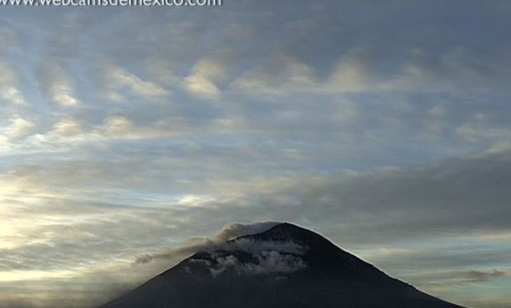 Nubes coronan al Popocatépetl al amanecer de este 24 de diciembre